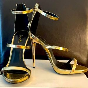 Size 6.5 Gold Chrome Heels